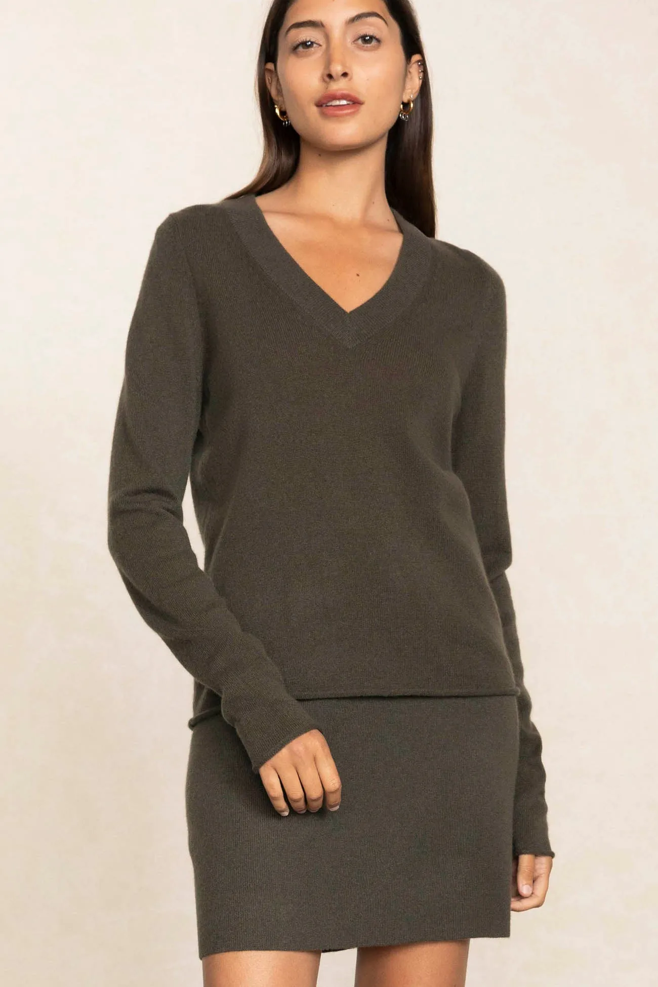 HANNAH CASHMERE V-NECK SWEATER