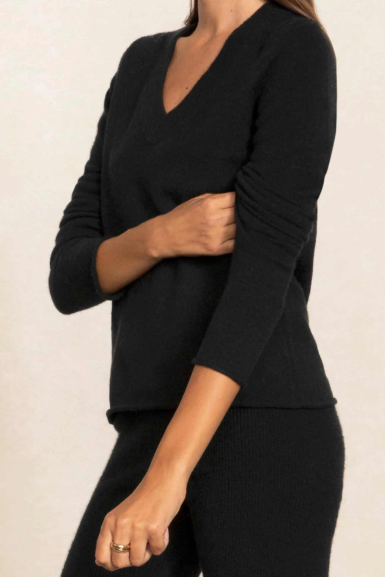 HANNAH CASHMERE V-NECK SWEATER