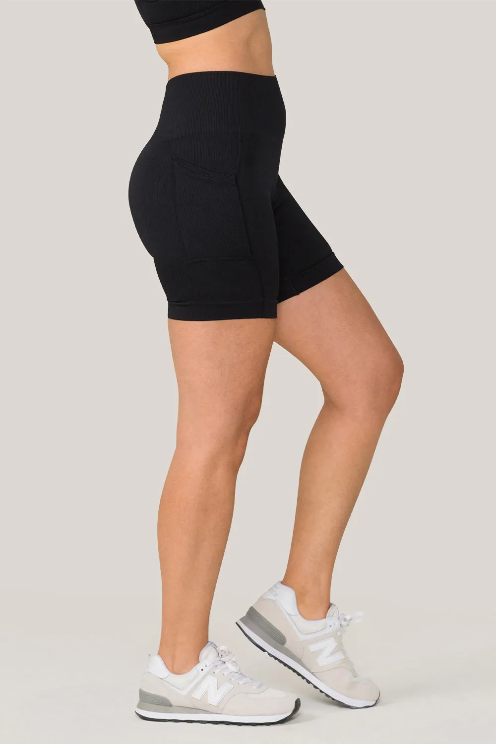 Seamless Pocket Short