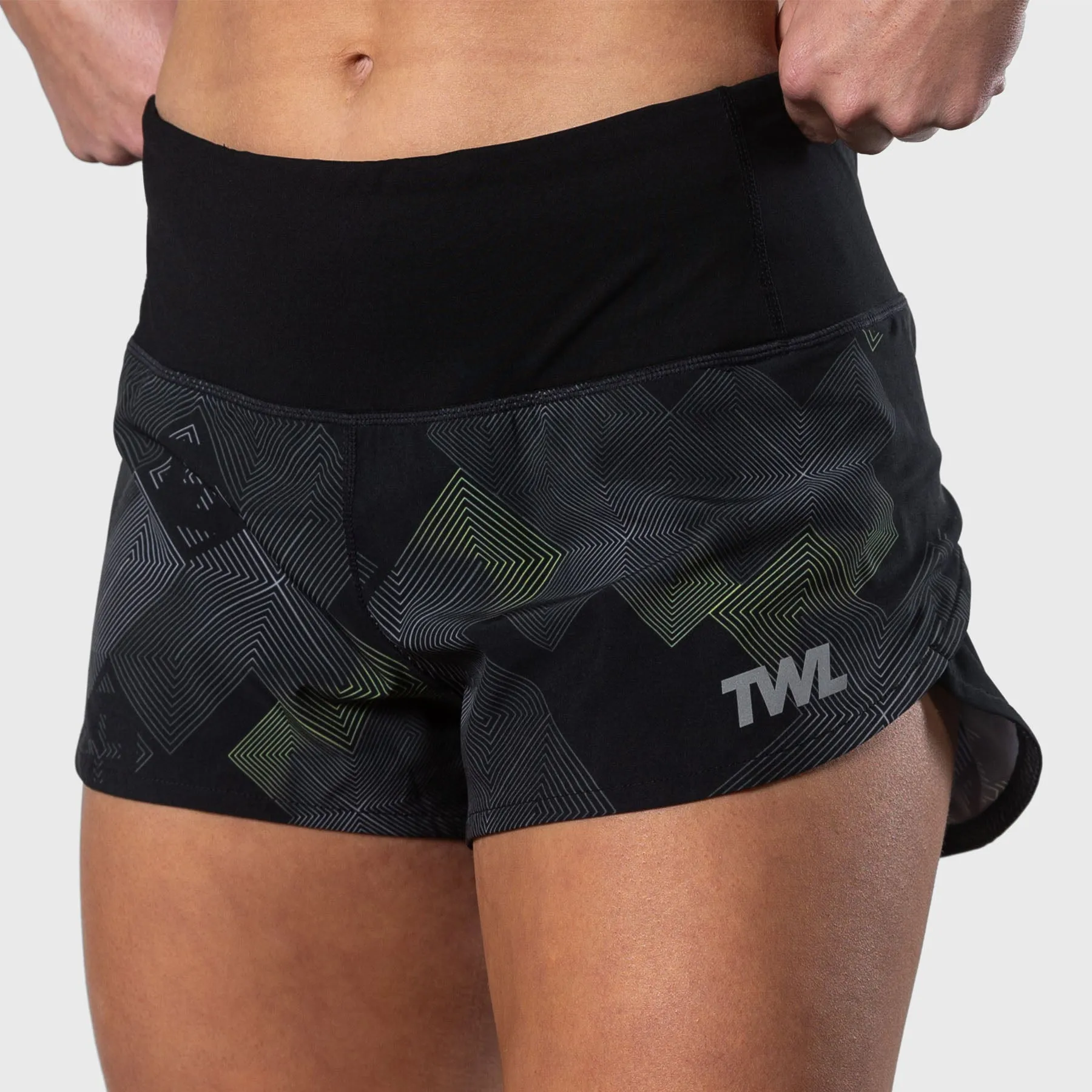 TWL - Women's Motion Shorts - LINEAR